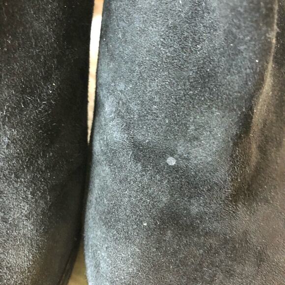 Stuart Weiztman black suede pull on booties size 7M - Picture 6 of 13